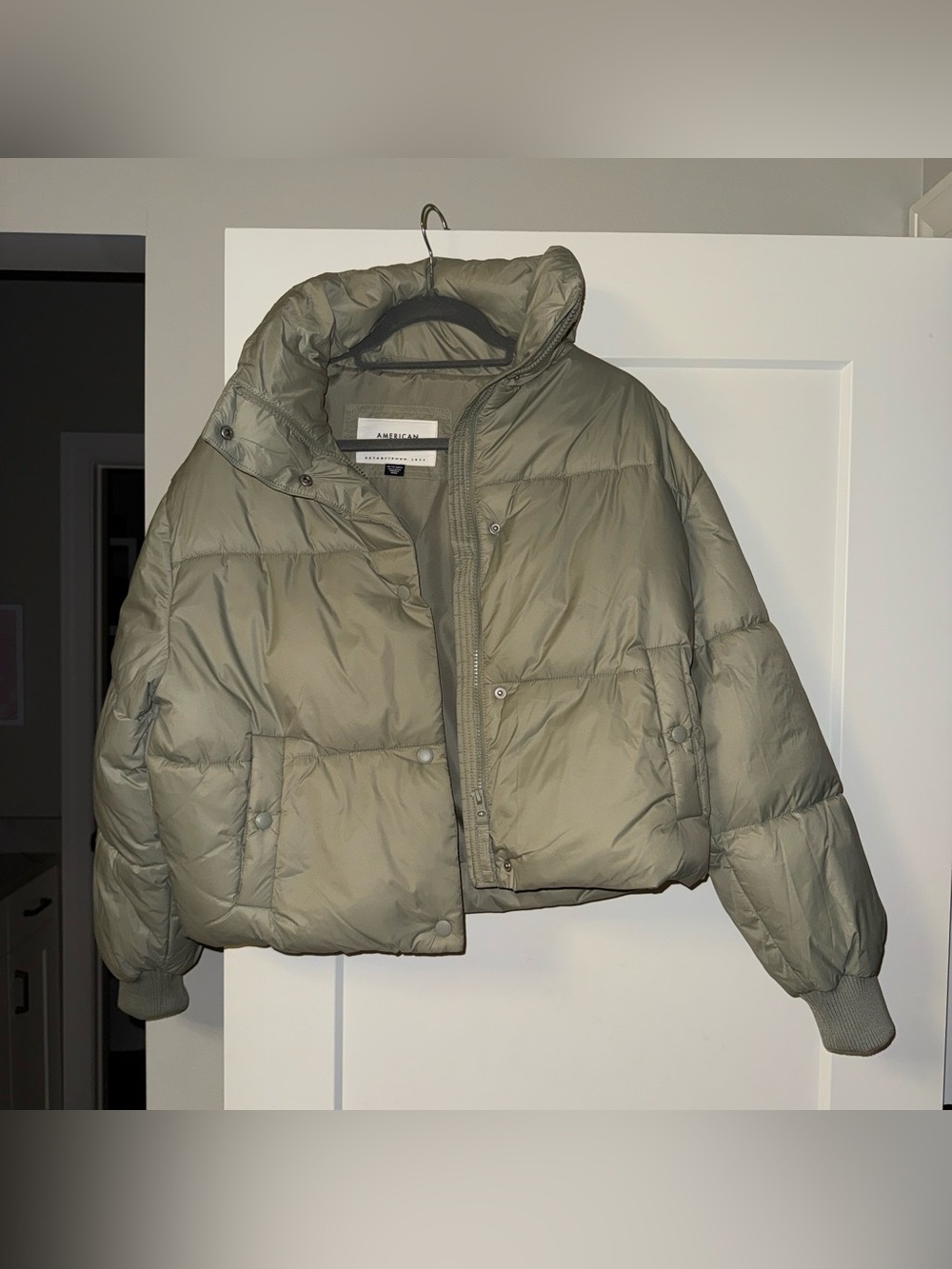 American Eagle Outfitters Cropped Olive Green Puffer Jacket - Women's